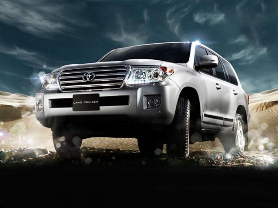  Toyota Land Cruiser 200 VX-R 2012 года  (UAE) (фото 2 из 7)